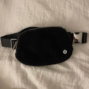 Lululemon Sherpa Belt Bag